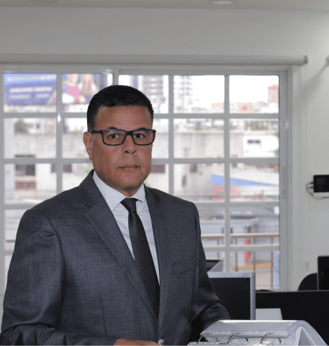 <meta name="description" content="ALTECO Real Estate: A legal-expert led firm specializing in secure luxury investments in the Dominican Republic. We offer full Due Diligence and CONFOTUR law expertise for European investors.">